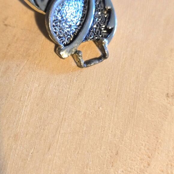 Sarah Coventry Silver Leaf Pattern Bracelet - Picture 4 of 7